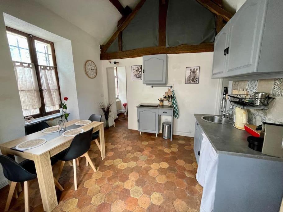 Maison A Proximite De Barbizon / Fontainebleau / A6 Saint-Sauveur-sur-Ecole Eksteriør bilde